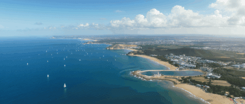 découvrez les merveilles de la région d'arcachon et bordeaux en plongeant dans l'aventure du parachutisme. osez le grand saut et admirez des panoramas à couper le souffle tout en profitant d'une expérience inoubliable dans les cieux. un incontournable pour les amateurs de sensations fortes et de paysages époustouflants.