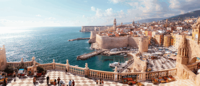 découvrez les attractions incontournables de livourne, une perle de la toscane en italie. explorez ses marchés animés, ses magnifiques paysages côtiers et ses sites historiques. un guide pour planifier votre voyage et profiter pleinement de cette ville fascinante.