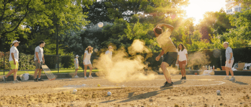 découvrez les secrets incontournables pour bien débuter une partie de pétanque réussie. apprenez les astuces des experts, les techniques de lancer et les conseils stratégiques pour impressionner vos amis et gagner vos parties. parfait pour les débutants et les passionnés de pétanque !